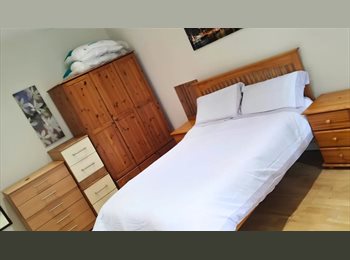 Roomgo UK - Double Bedroom Available NOW on Leigham Court Road - Excelent Location, Streatham - £799 pcm