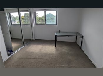 Roomgo AU - Sunny Master Bedroom with Private Ensuite – Great Location & Fast NBN, Guildford - $300 pw