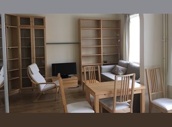 Appartager BE - Beau flat en face du Parc du Cinquantenaire - quartier UE, Etterbeek - 1.250 € pm
