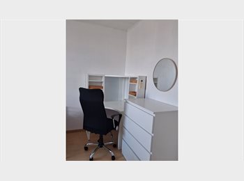 Appartager BE - chambre en colocation  [rose], Laeken - 650 € pm