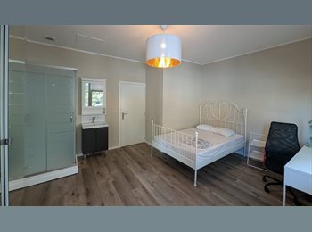 Appartager BE - Big Room with Private Shower, Etterbeek - 550 € pm