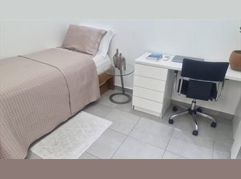 Roomgo BR - Quarto ao lado do metrô Afonso Pena, Maracanã - R$ 3.000 Por mês