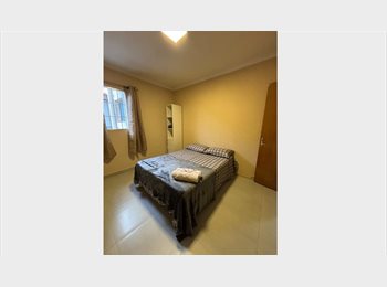 Roomgo BR - Suíte para Aluguel Mensal em Barueri, Carapicuíba - R$ 1.400 Por mês
