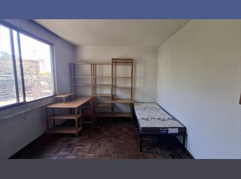 Roomgo BR - Quarto individual feminino mobiliado, Curitiba - R$ 850 Por mês