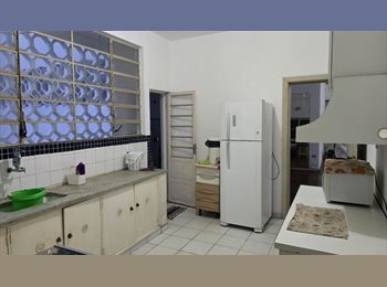 Roomgo BR - Quarto na Paulista, Bela Vista - R$ 2.300 Por mês