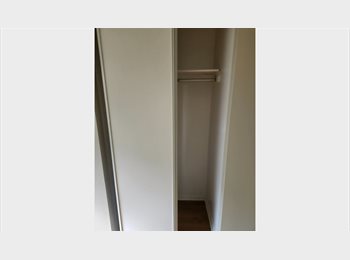 Roomgo CA - Roommate wanted, Montréal - $700 pcm