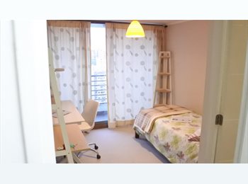 CompartoDepto CL - Habitación luminosa con baño privado en Santiago Centro, vista a los Andes., Santiago Centro - CH$360.000 por mes