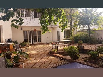 CompartoDepto CL - Se arrienda pieza [+ baño privado] en una hermosa y artística casa en Providencia [disponible desde , Providencia - CH$420.000 por mes