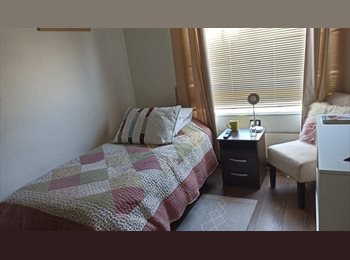 CompartoDepto CL - Luminosa habitación. Excelente Ubicación en Vitacura, Vitacura - CH$400.000 por mes