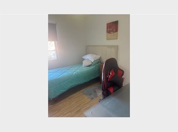 CompartoDepto CL - BUSCAMOS ROOMING, San Miguel - CH$300.000 por mes