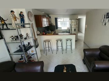 CompartoApto CO - SE ALQUILA CÓMODA HABITACION DOBLE, Envigado - COP$ 800.000 por mes