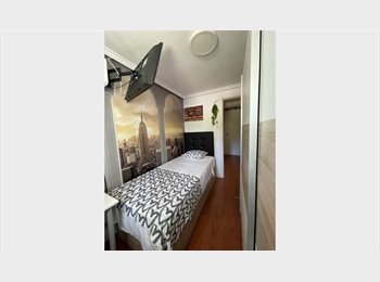 Roomgo ES - Habitación moderna cerca del metro DISPONIBLE, San Blas - 500 € por mes
