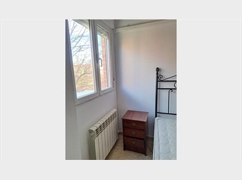 Roomgo ES - Alquiler se alquila habitación solo para chica/ mujer., Usera - 400 € por mes