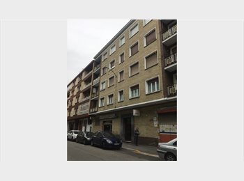 Roomgo ES - Alquilo habitación amueblada en Centro Vitoria-Gasteiz sólo meses Julio y/o Agosto (APROVECHA Ironma, Vitoria-gasteiz - 470 € por mes