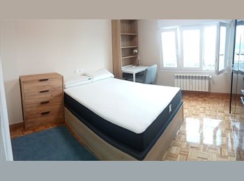 Roomgo ES - Alquiler de habitación en piso de tres habitaciones en Oviedo, Oviedo - 375 € por mes