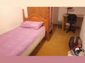Roomgo ES - Se busca chica para compartir piso en Viapol, Sevilla - 340 € por mes