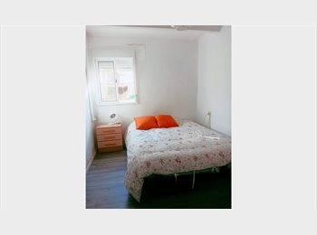 Roomgo ES - ALQUILO HABITACION  A PERSONA SOLA  MUJER Y MAYOR, Les Corts - 330 € por mes