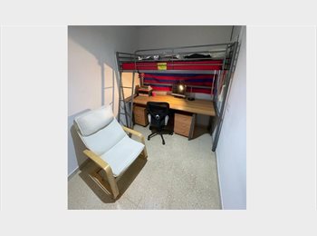 Roomgo ES - Habitación en pueblo tranquilo cerca de Barcelona, Rubí - 350 € por mes