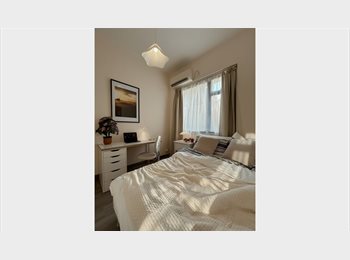 Roomgo HK - Modern furnished room with small double bed + workspace, Wan Chai - HKD12,900 pcm