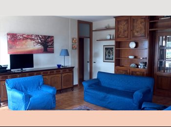 Roomgo IT - Camera per ragazza Università Cattolica/San Filippo Neri, Torrevecchia-Sacchetti - 300 € al mese