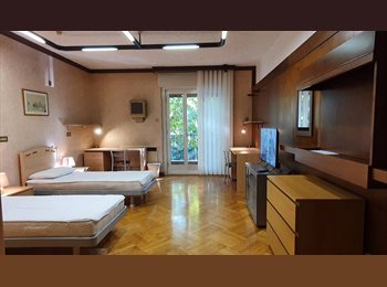Roomgo IT - 2 Posti in grande doppia x STUDENTESSE in v.le Ippodromo, Trieste - 210 € al mese