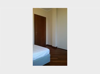 Roomgo IT - AFFITTO STANZA SINGOLA  CON BAGNO PRIVATO, Gessate - 550 € al mese
