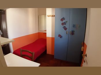 Roomgo IT - Camera con bagno privato a Libia, Prati Fiscali-Nuovo Salario - 500 € al mese