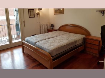 Roomgo IT - IMMENSA camera con letto matrimoniale ed armadio a 4 stagioni, Firenze - 545 € al mese