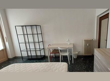 Roomgo IT - Affitto a STUDENTESSE luminosa stanza singola con piccolo balcone, Firenze - 480 € al mese