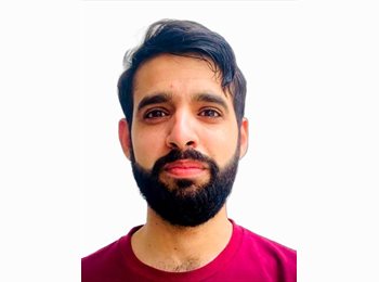 Roomgo IT - Kamran Akbar - 27 - Trieste