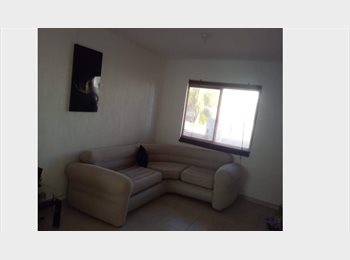 Roomgo MX - Cómoda y hermosa habitación, con A/A, acceso a las áreas comúnes,cortinas Jet lag, Cama Matrimonial , Solidaridad - MX$5,200 por mes