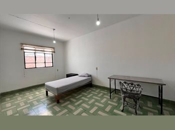 Roomgo MX - Renta de cuarto amplio zona centrica, Guadalajara - MX$3,400 por mes