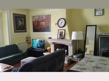 Roomgo PT - Quartos Republica do Santo Condestavel, Lisboa - 350 € Por mês