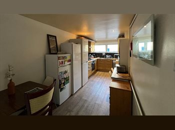 Roomgo UK - Spacious room to let in 5 bedroom property located in Stoke Newington, ., Stoke Newington - £720 pcm