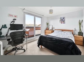 Roomgo UK - Lovely double room with balcony available, Tulse Hill - £1,046 pcm