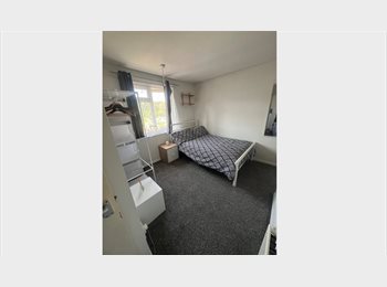 Roomgo UK - Double room available immediately, all bills inc, Fishponds - £700 pcm
