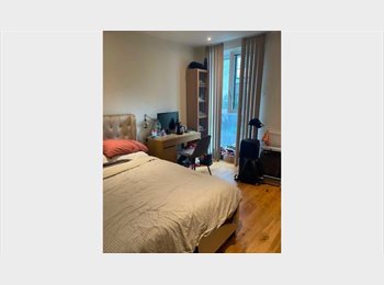 Roomgo UK - Luxury double room en-suite Canning Town, Canning Town - £1,100 pcm