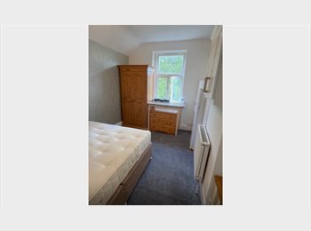 Roomgo UK - Ensuite Studio,Nr Birmingham city,Town centre,shops,buses, Erdington - £720 pcm