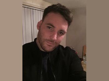 Roomgo UK - Ryan Toal - 42 - Aylesbury