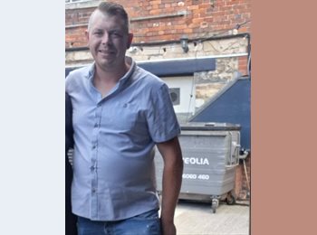 Roomgo UK - James - 40 - Trowbridge