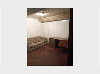Roomgo AR - Habitacion con entrepiso Recoleta, Buenos Aires - AR$ 390.000 pm