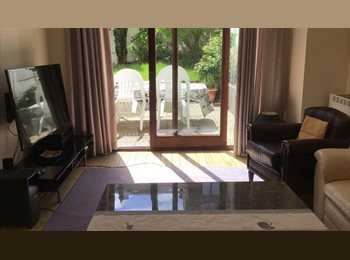 Appartager BE - Une location pour 3 mois !!! 1 chambre meublée avec douche, lavabo et WC privés à Woluwe saint Lambe, Woluwe Saint Lambert - Sint Lambrechts Woluwe - 600 € pm