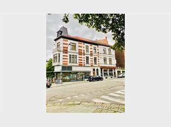 Appartager BE - Appartement 60m² centre ville Parc Reine Astrid, Charleroi - 700 € pm