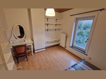 Appartager BE - Chambre meublée de 9 m² vue sur jardin – Colocation de 4 à Nimy (Mons), Mons - 340 € pm