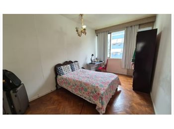 Roomgo BR - Lindo quarto mobiliado aprazível em Copacabana, Ipanema - R$ 1.800 Por mês