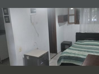 CompartoApto CO - ApartaEstudioHabitacion#3 con cocineta y baño privado  en Barrio Aguacatala,POBLADO, Envigado - COP$ 1.500.000 por mes