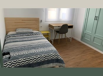 Roomgo ES - ALQUILER DE HABITACIÓN PREMIUM EN PISO DE TRES HABITACIONES CON TERRAZA, Valencia - 450 € por mes