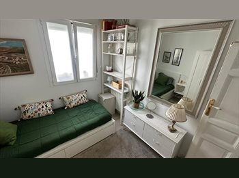Roomgo ES - Habitación amplia y luminosa en Barrio de las Letras – 675 €, Madrid - 675 € por mes