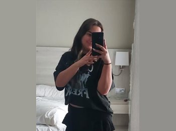 Roomgo ES - Sara - 23 - Sabadell