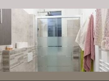 Roomgo IT - Cozy Bed Space for Rent — Perfect for a Working / student female, Sesto San Giovanni - 380 € al mese